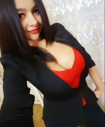 Я нежная и страстная, всегда настроена на приятный и расслабляющий отдых. Осуществлю все твои фантазии и желания. У меня широкий спектр услуг: классический секс, оральные ласки, ролевые игры и многое другое. Возможно даже несколько раундов, я останусь с тобой на всю ночь, чтобы утро проснулось радостным. Живу я в Москве, в самом сердце столицы, где есть уютная квартира для наших интимных встреч. Уверена, что после встречи со мной, ты останешься доволен и захочешь вернуться снова 😉✨ Не веришь? Посмотри отзывы и фото на моей странице. Жду тебя, мой гость! 💋💃🌹🔥🌆🌟 15567, 1999 лет